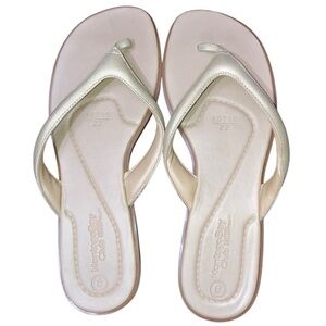 New Montego Bay Club Gold Genuine Leather Thong Sandals - Size 8